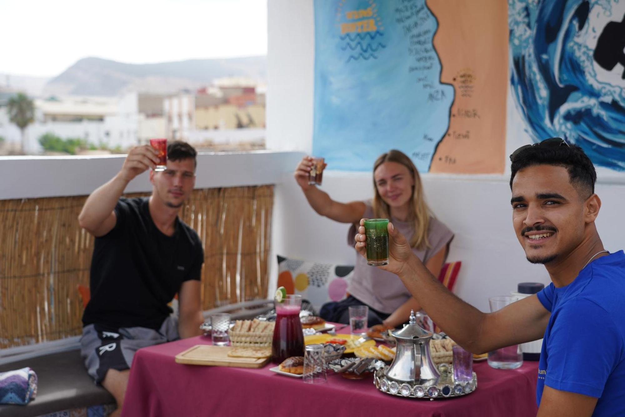 Waves Hunter Surf House Bed and Breakfast Αγκαντίρ Εξωτερικό φωτογραφία